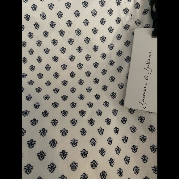 New Woman’s plus size white pant w blue design - Picture 9 of 9